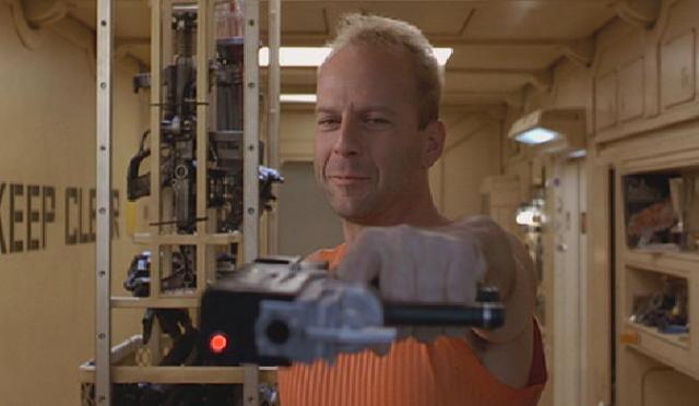 Korben-the-fifth-element-462516_640_372