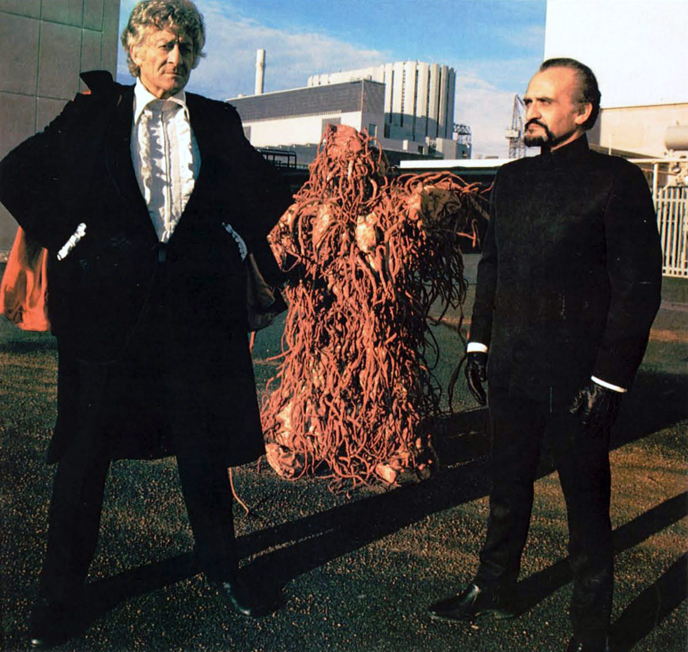 jon-pertwee-claws-of-axos-roger-dlegado