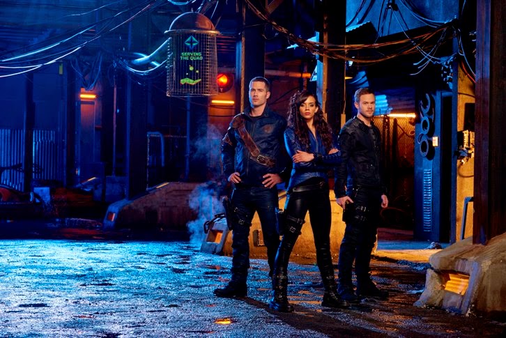 Killjoys_Group_Street_0016_726