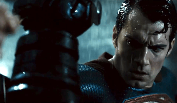 henry-cavill-batman-v-superman-dawn-of-justice-02-600x350