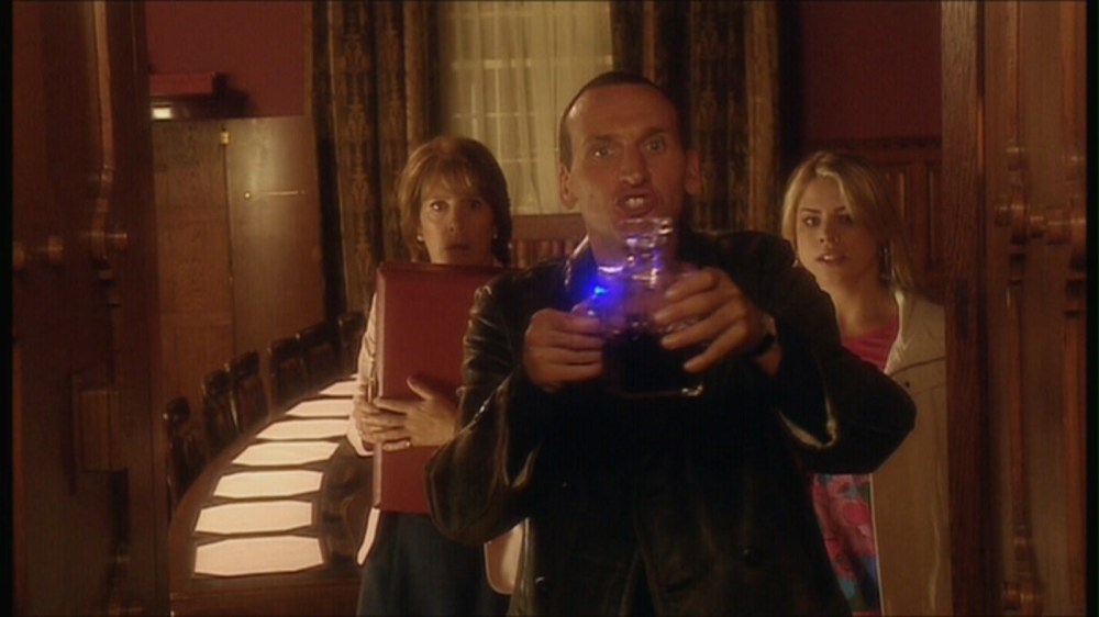 1x05-world-war-three-doctor-who-17462436-1600-900