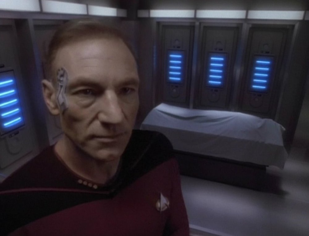 Picard-Jack_Crusher_corpse