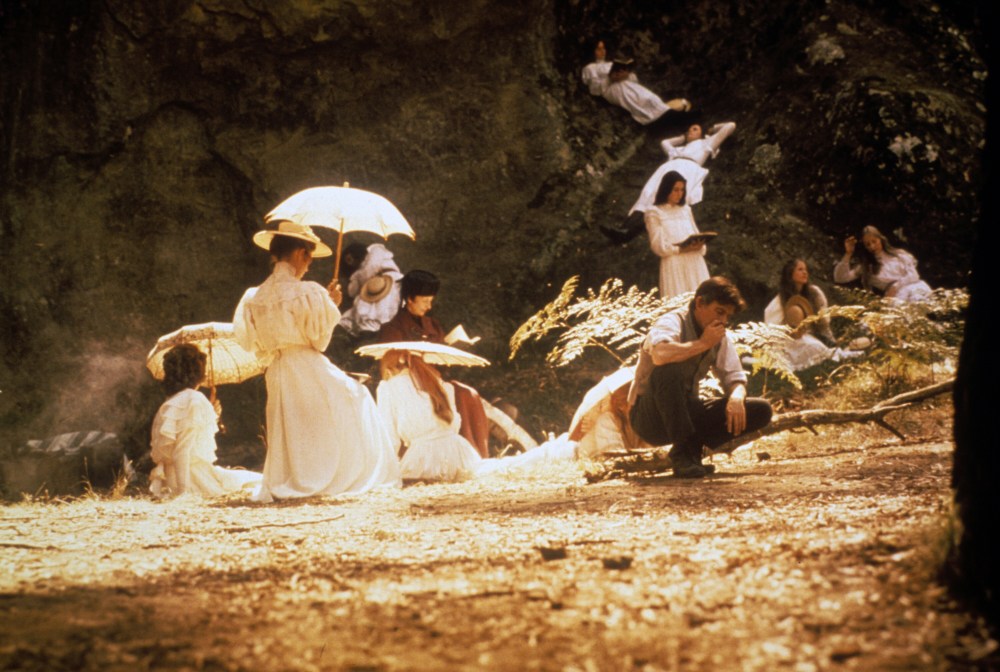 PICNIC AT HANGING ROCK (1975)