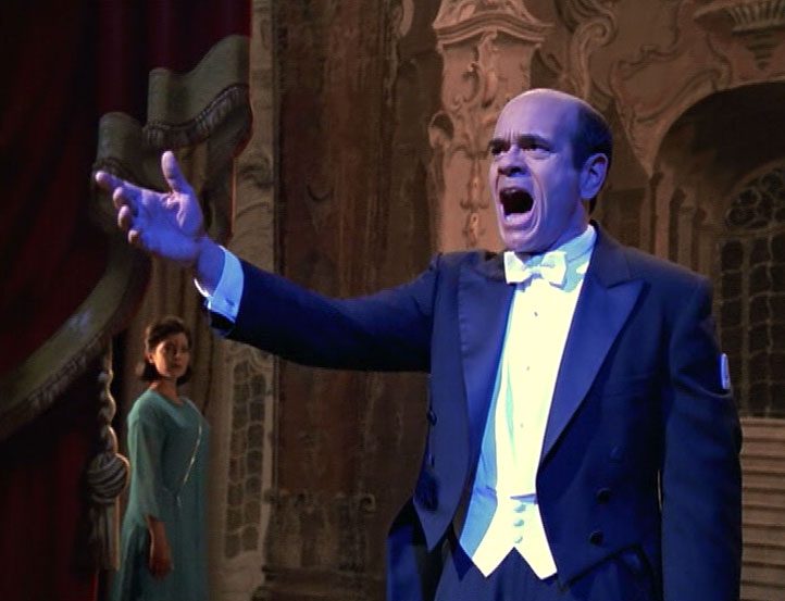 The_Doctor_sings_on_Qomar_homeworld