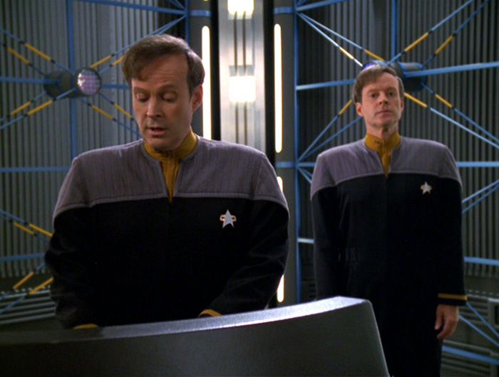 Barclay_and_holographic_barclay_inside_man